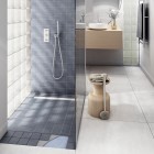 Schedpol Base brodzik podpłytkowy 4-spadowy 90x100 cm z rusztem steel krótki bok 10010/OLKB/SL