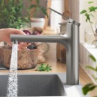 Hansgrohe Zesis M33 bateria kuchenna stojąca z wyciąganą wylewką stal 74801800