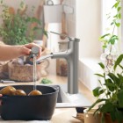 Hansgrohe Zesis M33 bateria kuchenna stojąca z wyciąganą wylewką stal 74801800