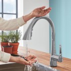 Grohe Zedra Touch bateria kuchenna elektroniczna stojąca z wyciąganą wylewką stal 30219DC2