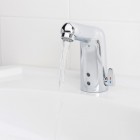 Oras Medipro bateria elektroniczna umywalkowa z regulatorem temperatury zasilanie 9/12V Bluetooth® 5521F