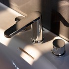 Laufen The New Classic bateria umywalkowa 3-otworowa stojąca chrom HF900512100000