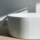 Laufen Sonar umywalka nablatowa 34x34 cm półokrągła szlifowany spód biała H8123410001121