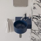 Omnires Ovo M+ umywalka ścienna-nablatowa 33x34 cm prawa granatowa OVO335UWPMB