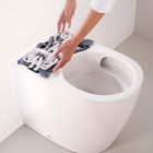 Roca Avant In-Tank miska WC stojąca z deską Rimless spłukiwanie wirowe ze zintegrowanym zbiornikiem biała Supraglaze A80336MS0W