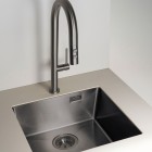 Deante Olfato zlewozmywak stalowy 55x50,5 cm z baterią titanium ZPOAD10B