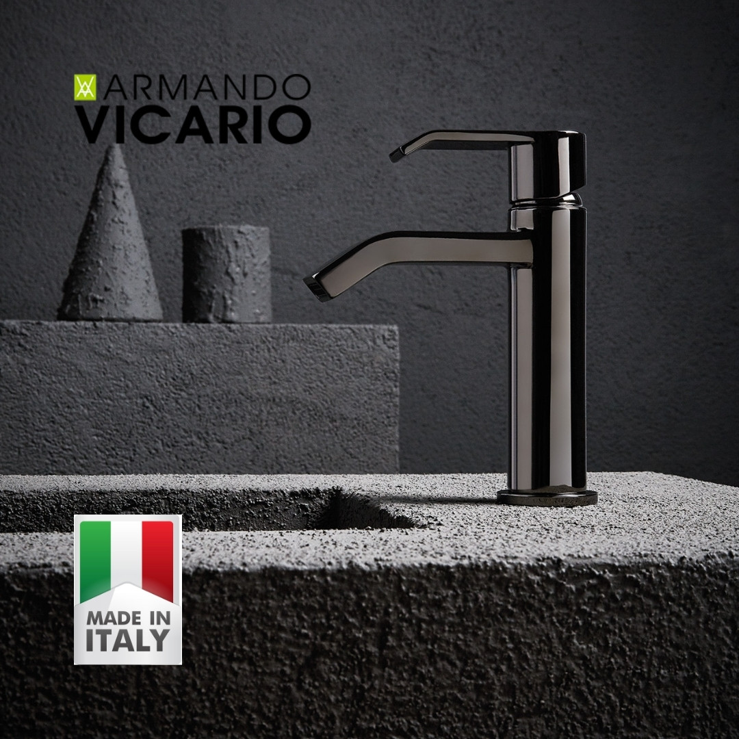 Armando Vicario