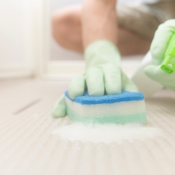 Jak wyczyścić brodzik prysznicowy?