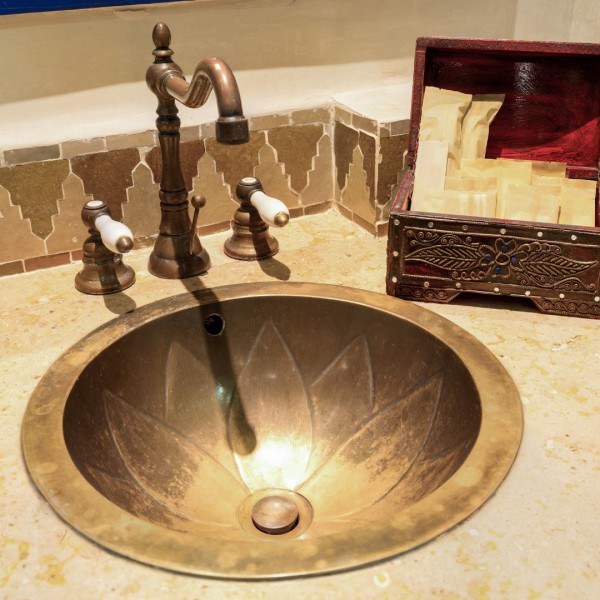 Łazienka w stylu marokańskim - jak ją zaaranżować? 