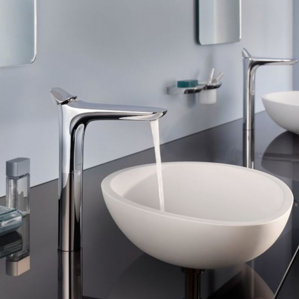 Elegancki salon kąpielowy z bateriami i dodatkami łazienkowymi Kludi Ambienta!