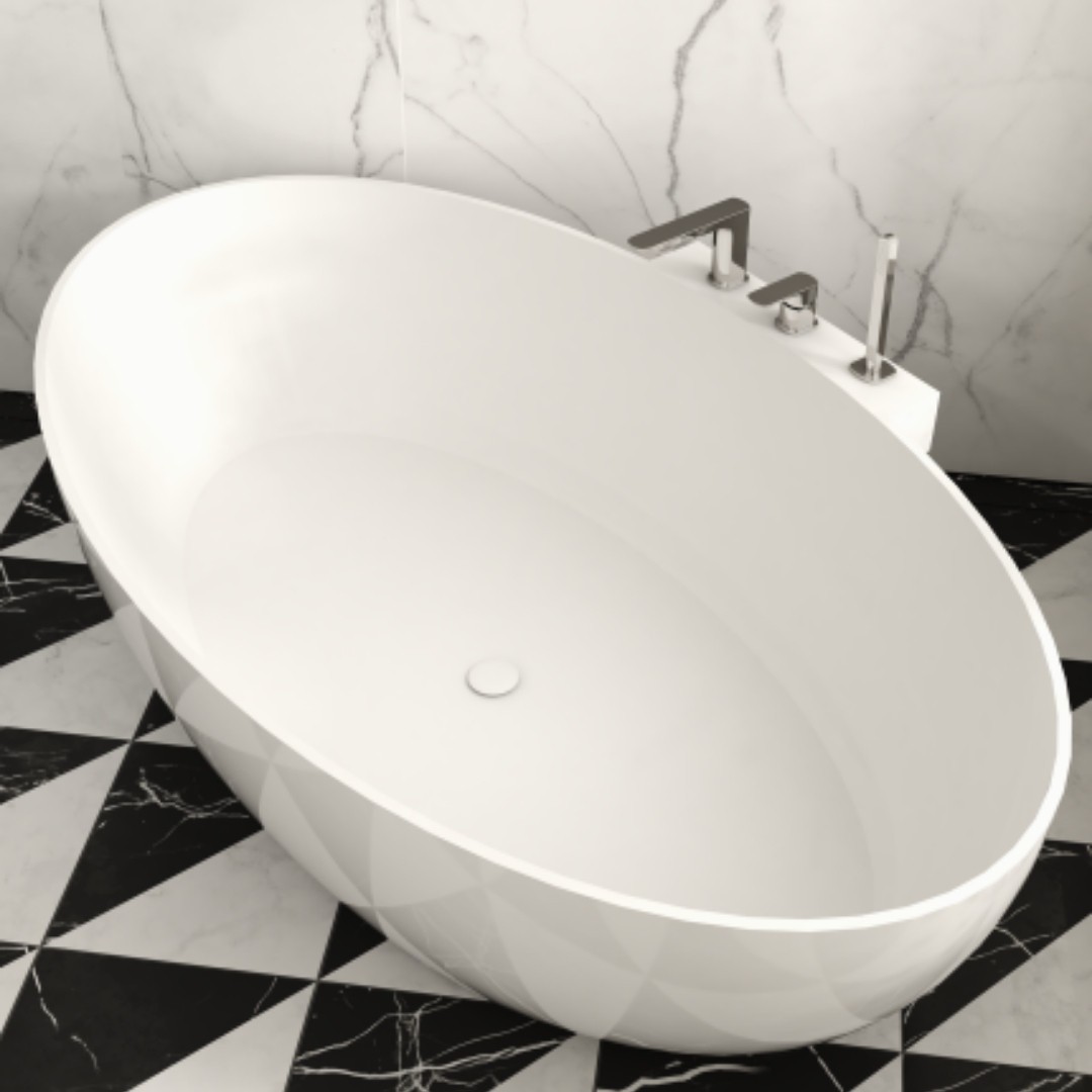  Łazienka w stylu glamour z bateriami łazienkowymi Kohlman Foxal!