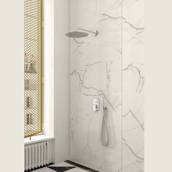  Łazienka w stylu glamour z bateriami łazienkowymi Kohlman Foxal!