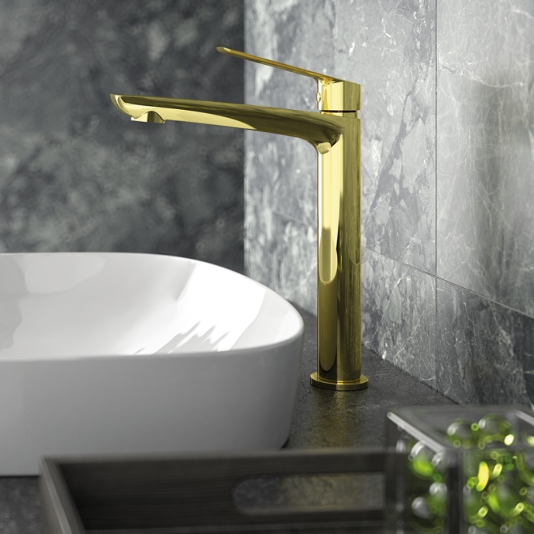 Łazienkowe inspiracje ze złotymi bateriami Vedo Desso Oro!