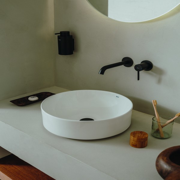 Czarne baterie łazienkowe Roca Ona w inspiracjach łazienkowych!