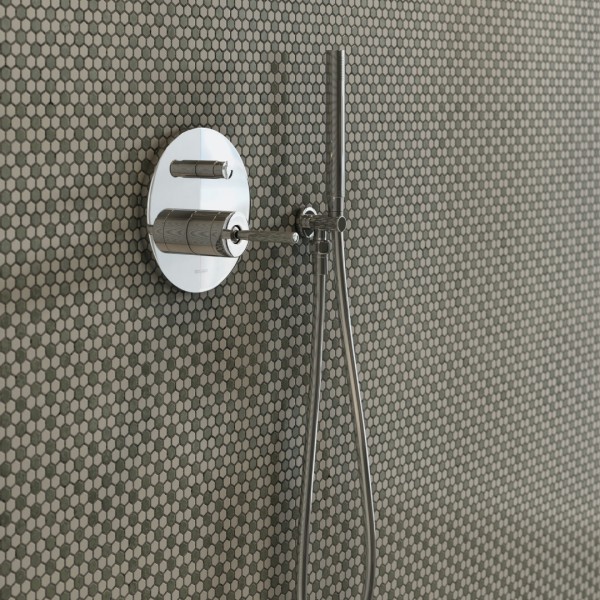 Nowoczesna łazienka z bateriami łazienkowymi Kohlman Maxima!