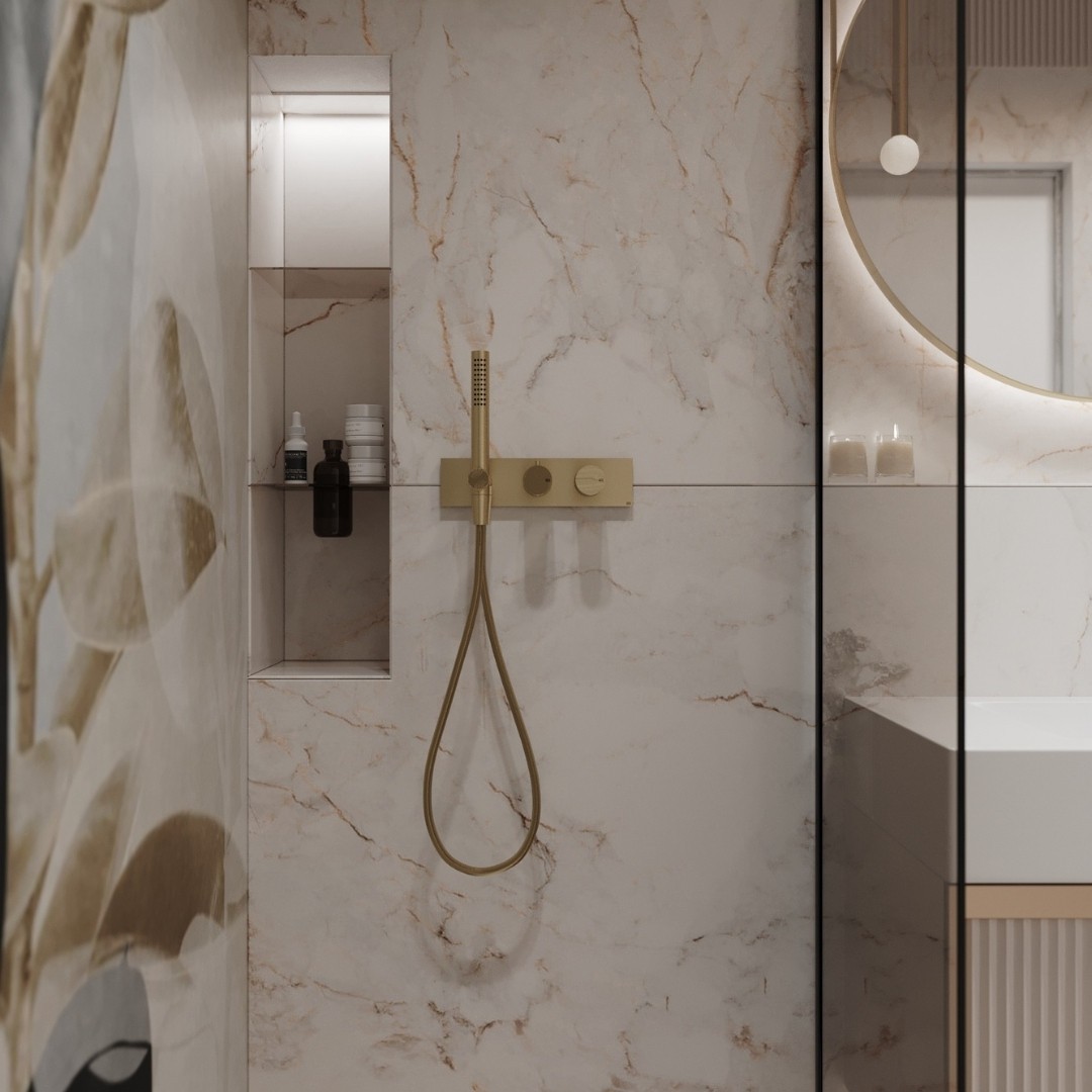 Mała łazienka w bloku ze złotą armaturą!