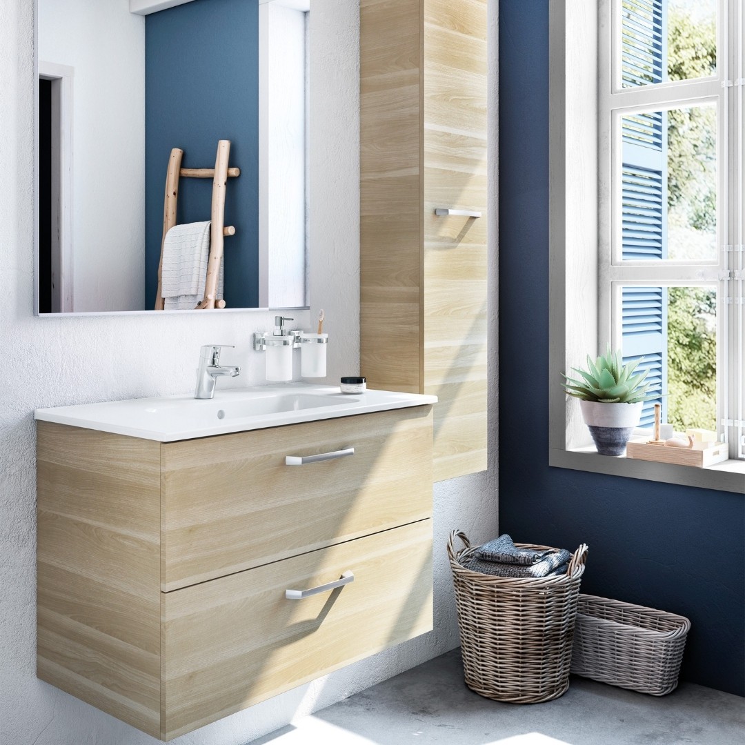 Łazienka w stylu prowansalskim z meblami łazienkowymi Roca Victoria! 