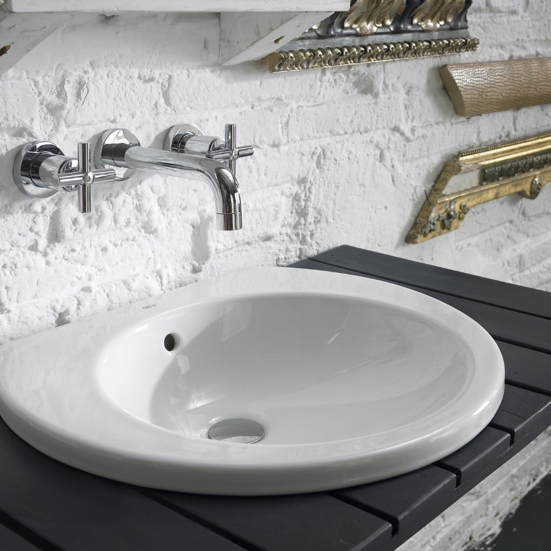 Trzy odsłony baterii łazienkowych Roca Loft