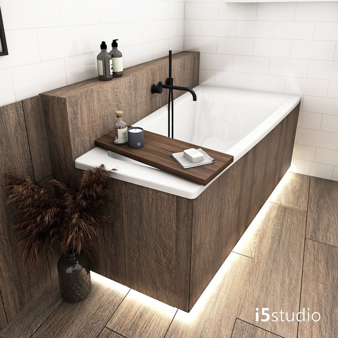 Asymetryczna wanna w małej łazience