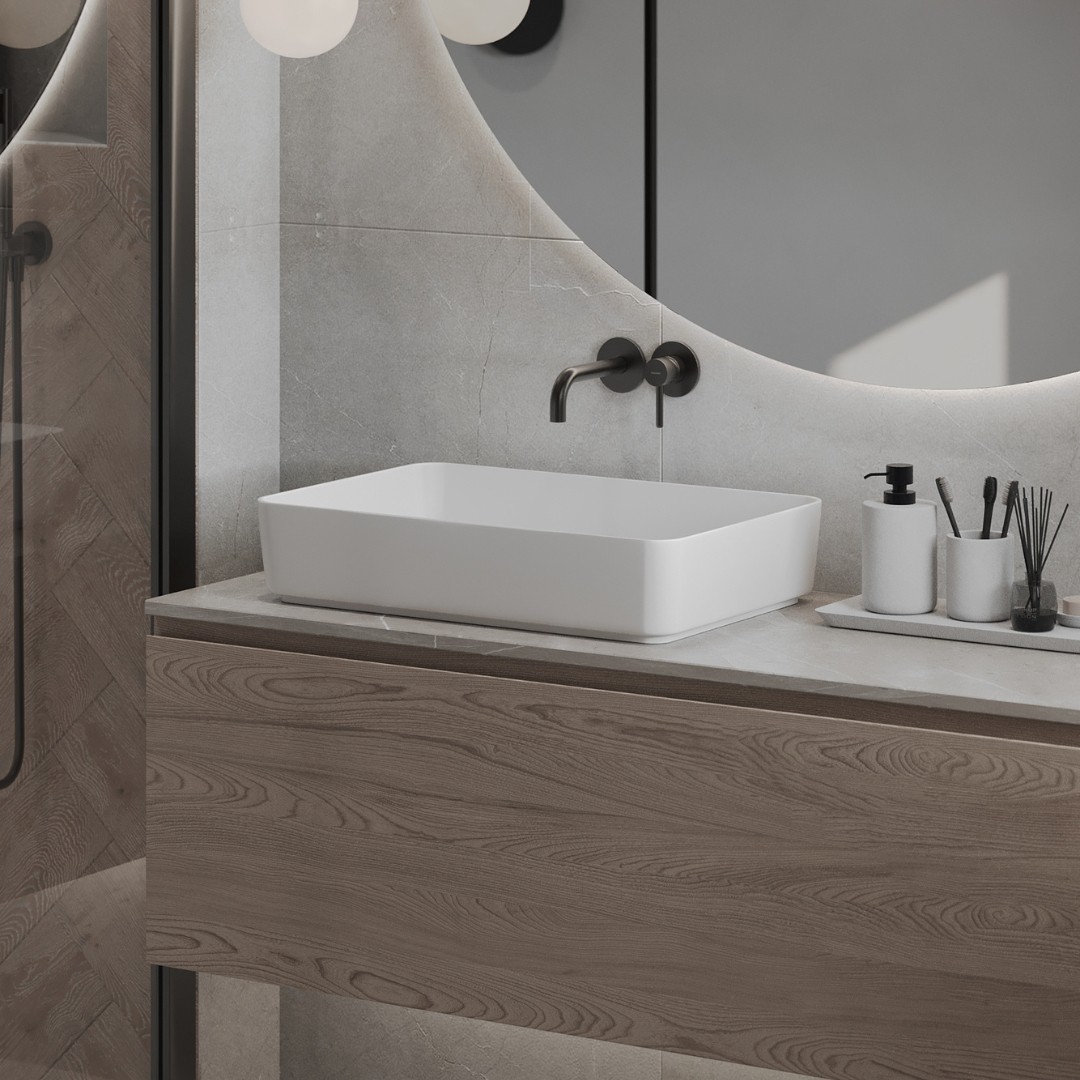 Maksimum stylu w miniaturze: mała łazienka z efektownym lustrem LED!