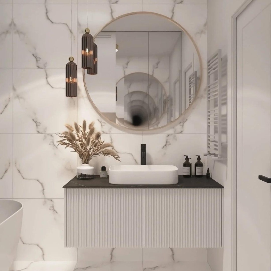 Boho Chic z nutą elegancji: unikalna łazienka z marmuropodobnymi i kolorowymi płytkami!