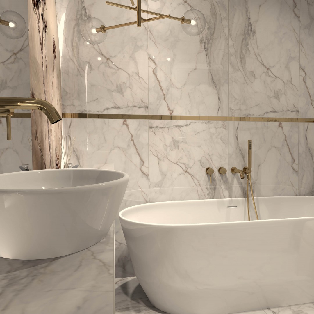 Przestrzeń Pełna Elegancji: Łazienka Glamour z Wolnostojącą Wanną i Złotymi Elementami!
