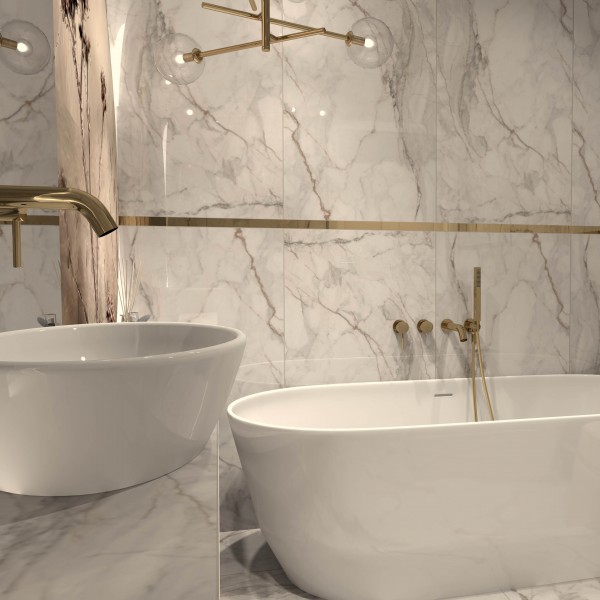 Przestrzeń Pełna Elegancji: Łazienka Glamour z Wolnostojącą Wanną i Złotymi Elementami!