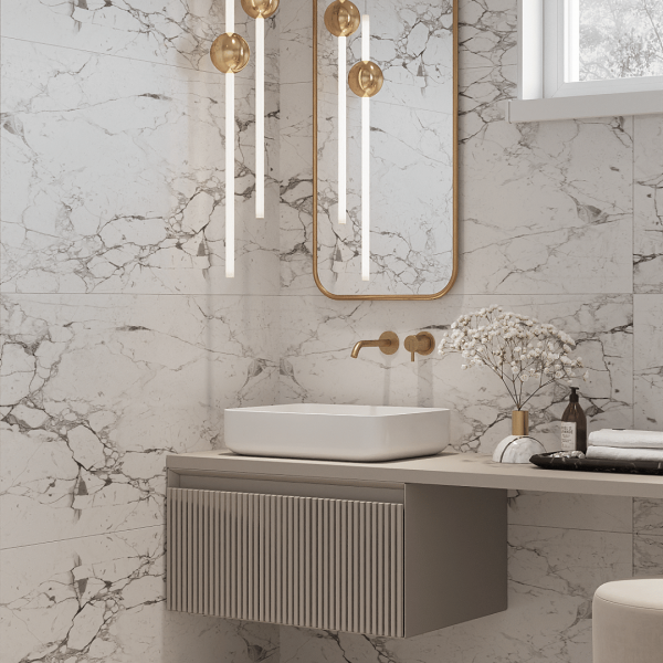 Elegancki projekt toalety z marmurem i złotymi akcentami 